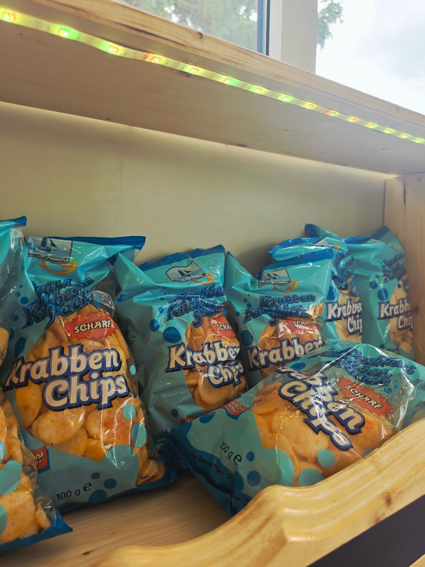 Krabben-Chips Scharf im Snackregal