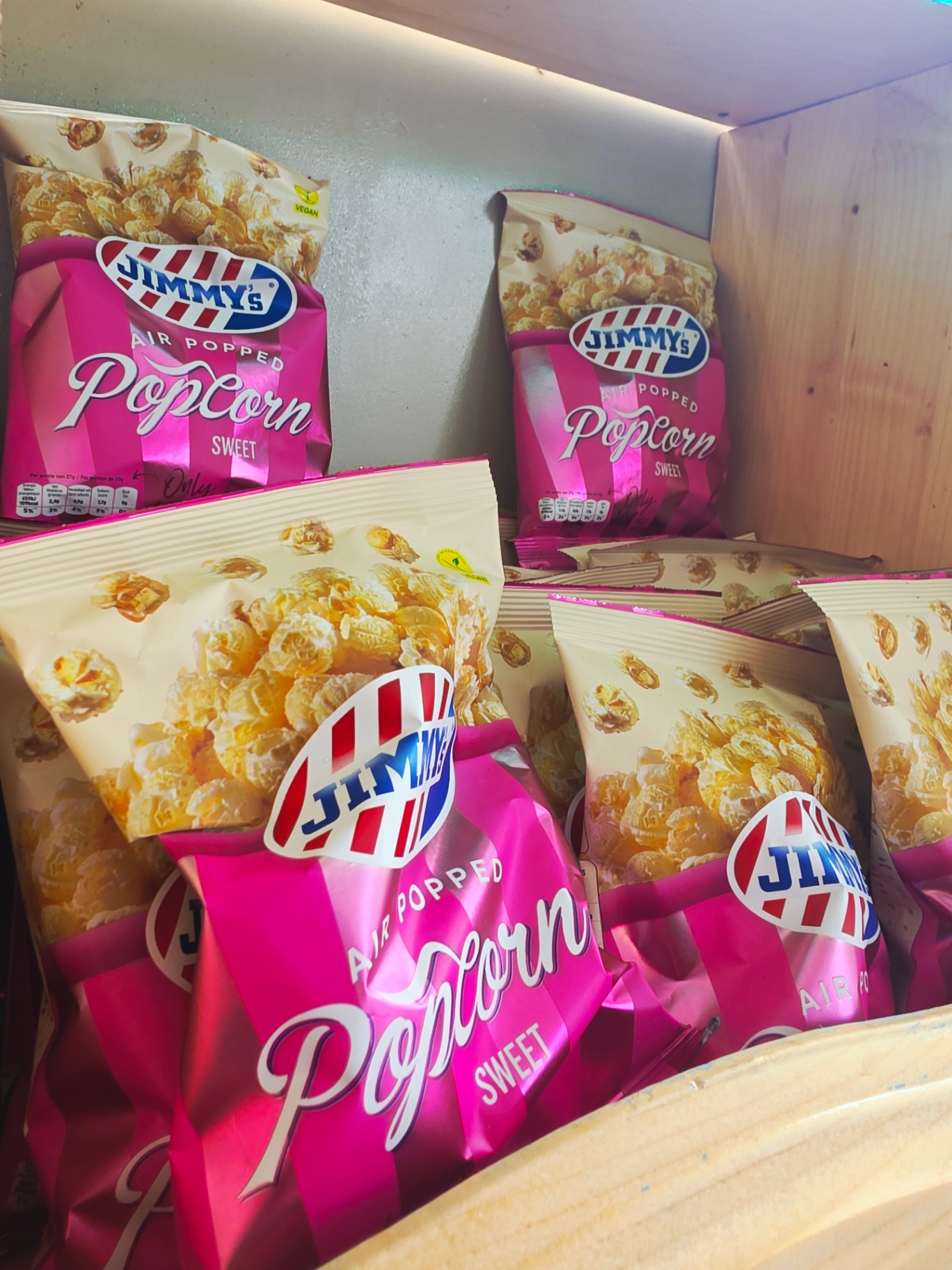 Jimmy's Air Popped Popcorn Sweet in bunten Tüten