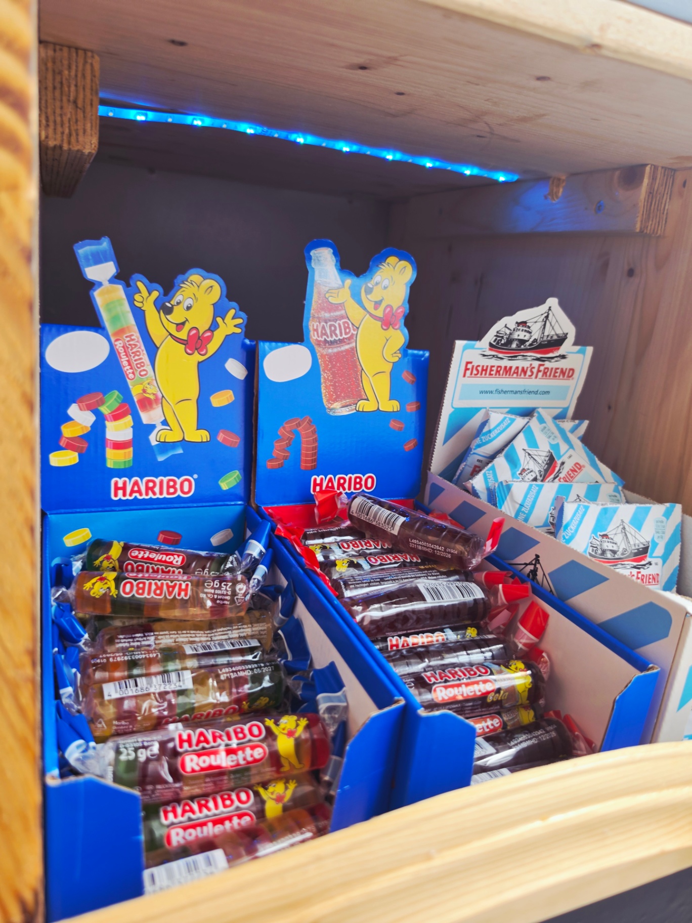 Haribo Roulette und Fisherman's Friend in der Süßigkeiten-Wand
